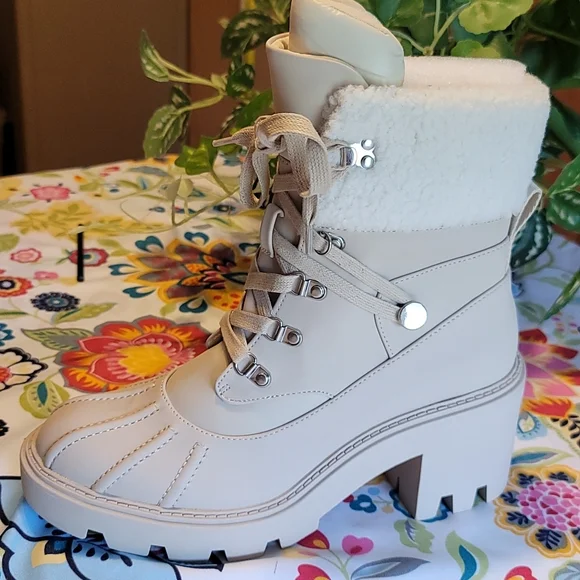 STEVE MADDEN Northern Faux Fur Trim Sand Boot - Picture 1 of 10